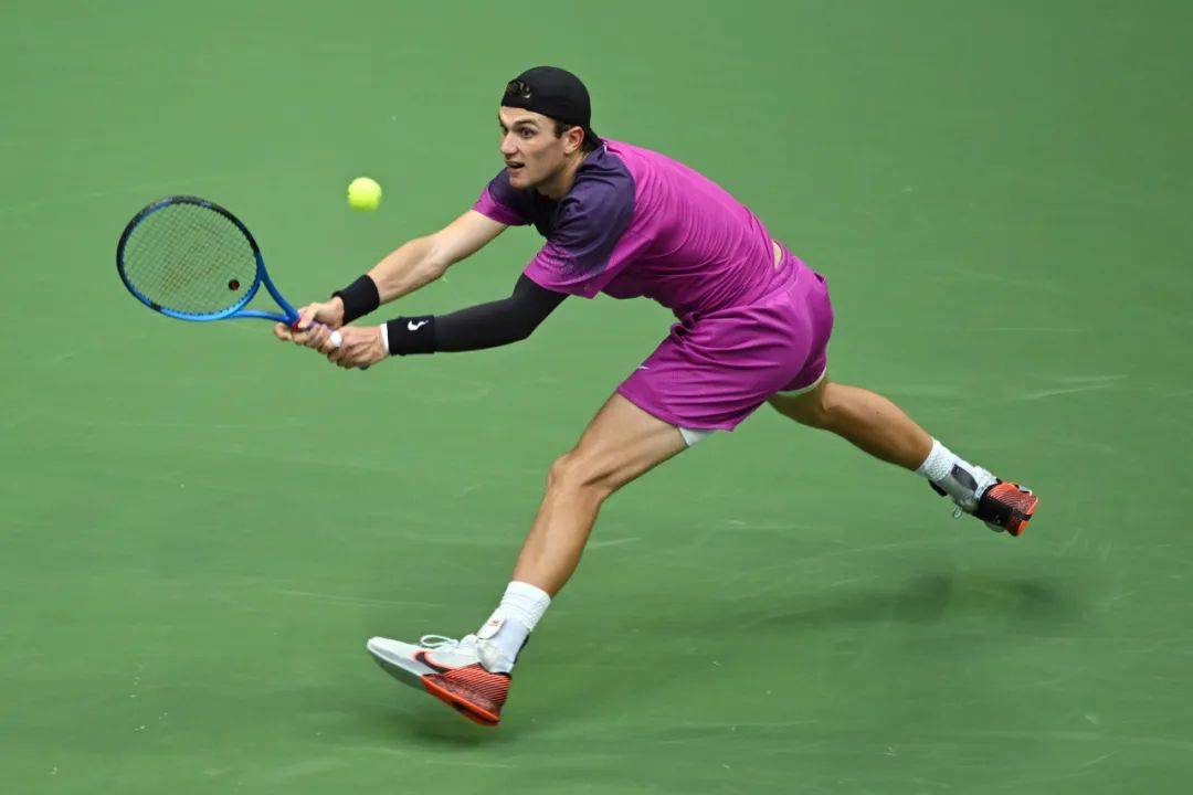 欧文澄清骑士离队原因，篮网薪资空间曝光！今日NBA消息速递